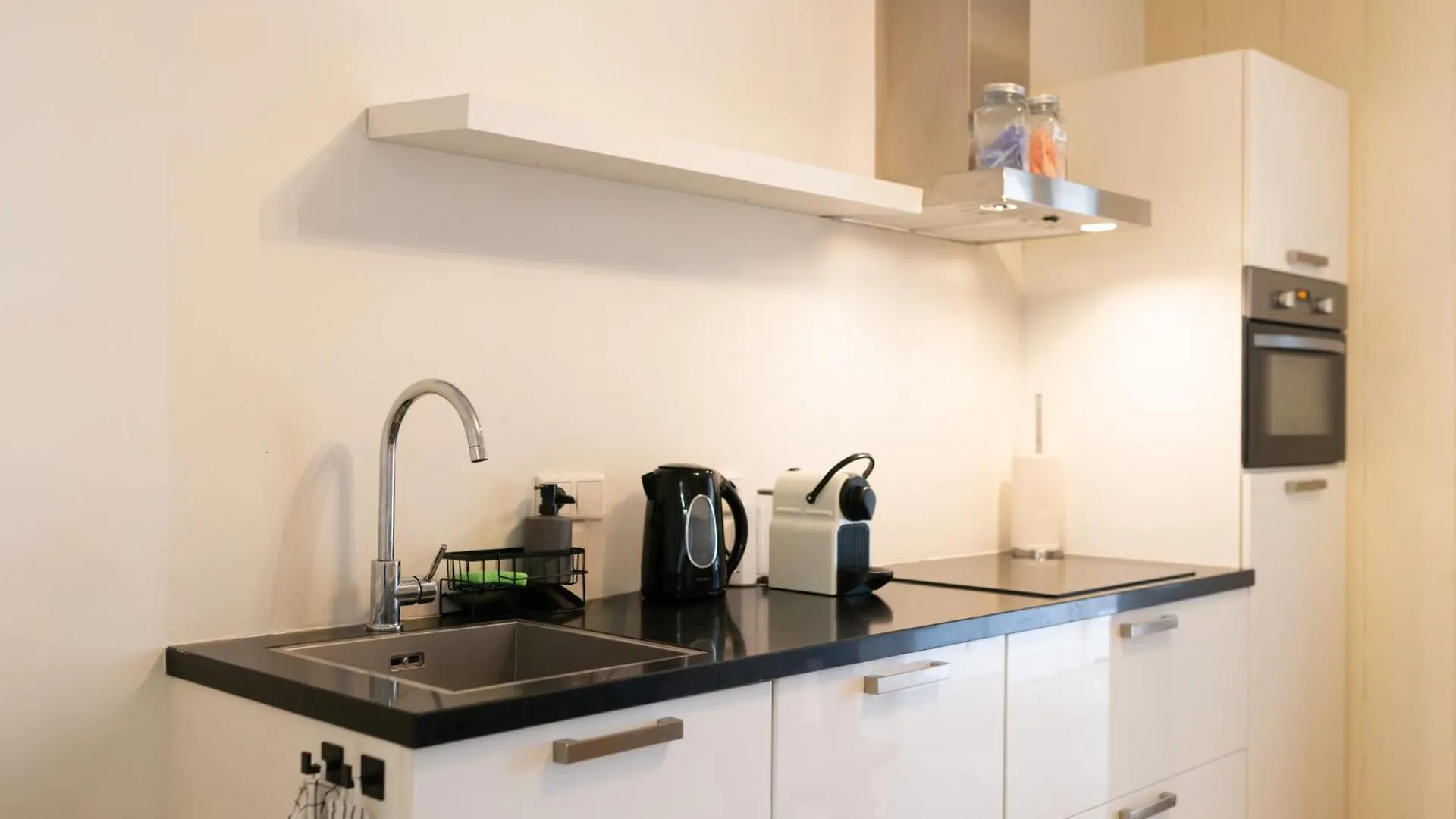 Historic Canal House Apartment Amesterdão
