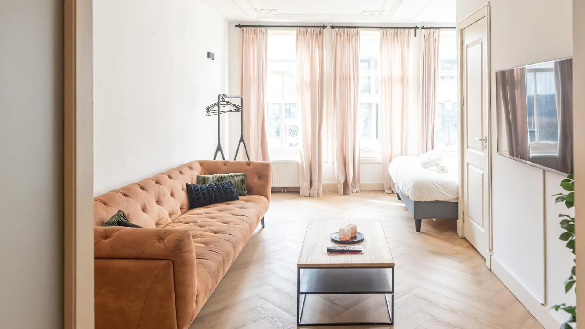 Historic Canal House Apartment Amsterdam